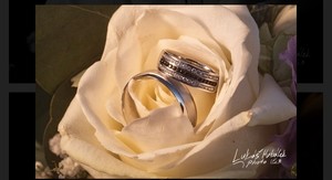 Rami White snubní prsteny s černými kameny
