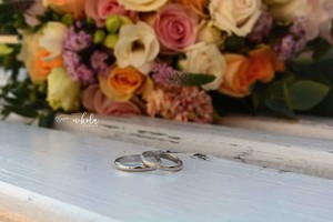 Vivien White snubní prsteny z bílého zlata