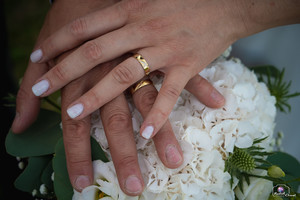 Izabel Gold snubní prsteny ze žlutého zlata