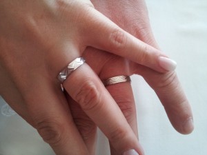 Loris White prsteny pro novomanžely z bílého zlata