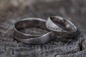 Clara White snubní prsteny z bílého zlata