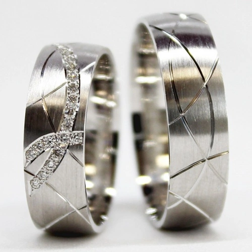 Eugenia White - snubné prstene s kameňmi