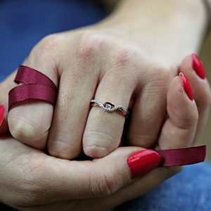 Anika Colour RW - zásnubný prsteň z bieleho a červeného zlata