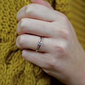 Adéla W Briliant  - krásny zásnubný prsteň z bieleho zlata