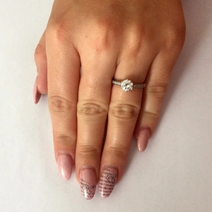 Isisi Gold   - okázalý zásnubní prsten ze žlutého zlata 